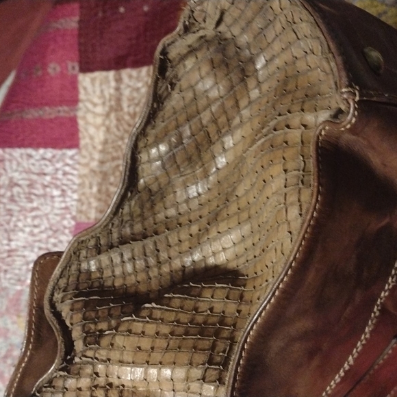 RARE Giant Campomaggi Italian leather studded messenger bag with leather scales - Picture 6 of 16